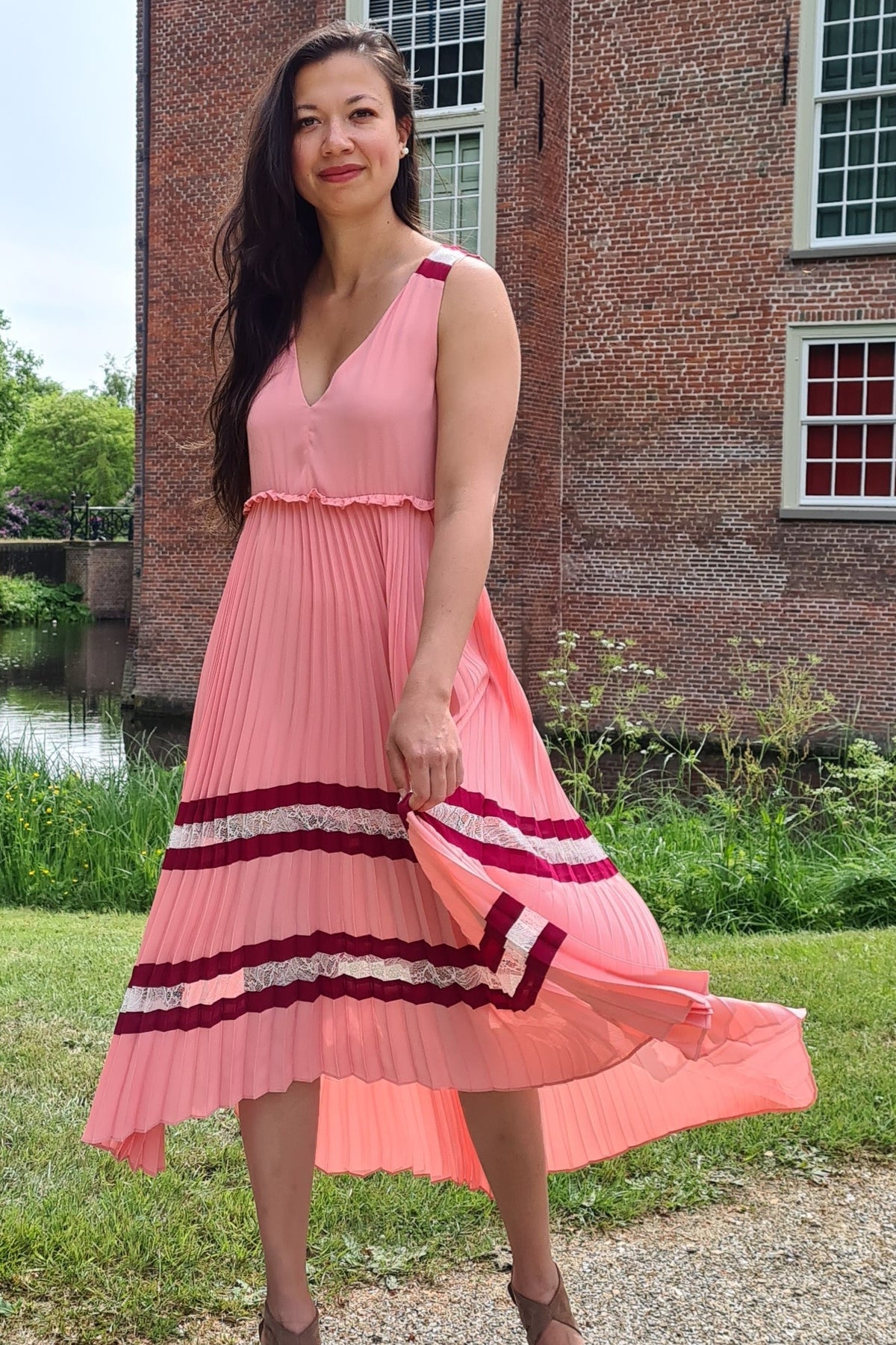 Maje jurk midi licht roze plissé – NOOS Sharing Boutique