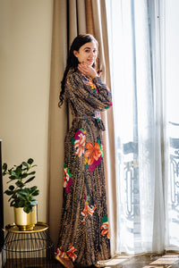Lange jurk bloemen kleurrijk 70s look