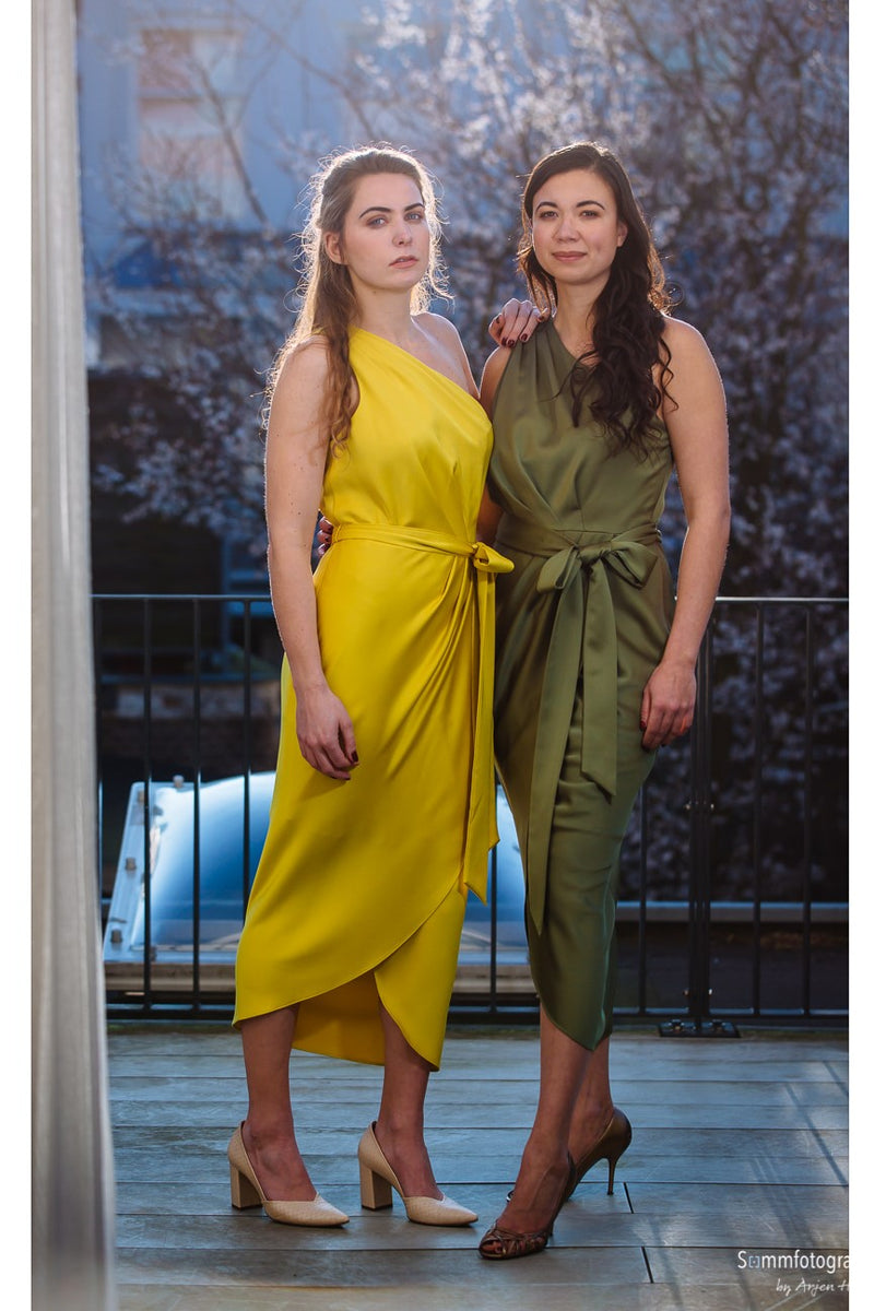 Midi jurk one shoulder groen NOOS Sharing Boutique Midi jurk one shoulder groen NOOS Sharing Boutique